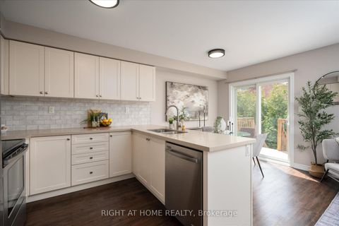 Photo 10 at 40 Markham Trail, Bowmanville, Clarington