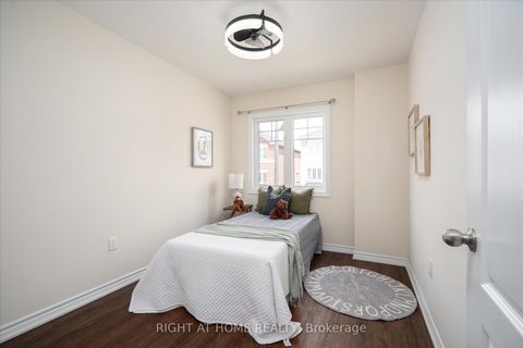 Photo 19 at 40 Markham Trail, Bowmanville, Clarington