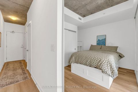 Photo 4 at 1702 - 210 Simcoe Street, Chinatown, Toronto