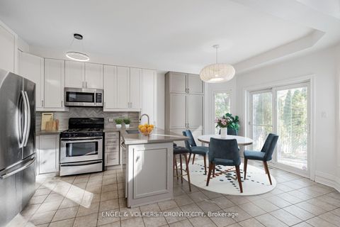 Photo 4 at 130 Old Colony Road, Oak Ridges Lake Wilcox, Richmond Hill