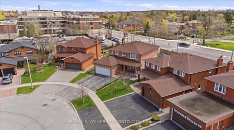 Photo 2 at 90 Gardner Place, Maple, Vaughan
