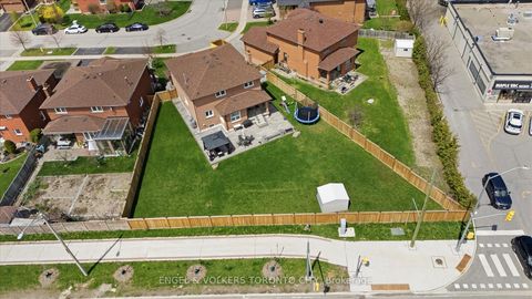 Photo 3 at 90 Gardner Place, Maple, Vaughan