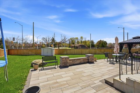 Photo 5 at 90 Gardner Place, Maple, Vaughan