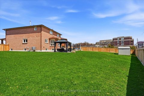 Photo 6 at 90 Gardner Place, Maple, Vaughan