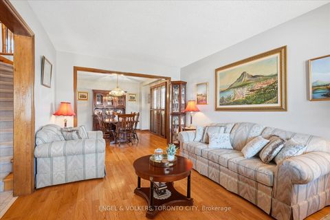 Photo 10 at 90 Gardner Place, Maple, Vaughan
