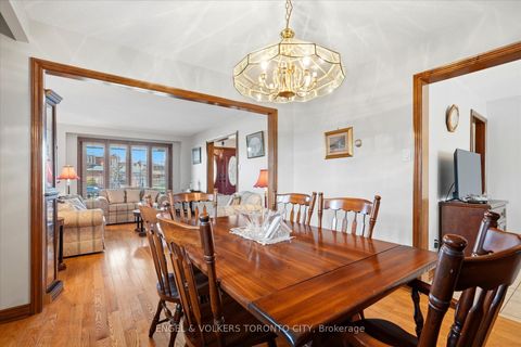 Photo 13 at 90 Gardner Place, Maple, Vaughan
