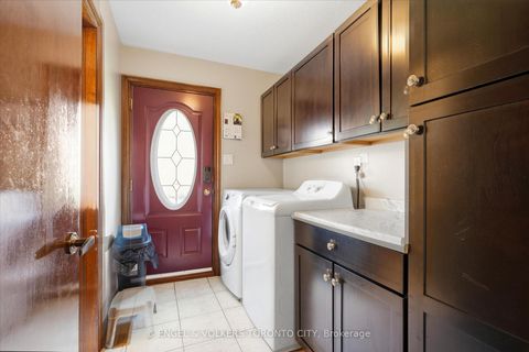 Photo 14 at 90 Gardner Place, Maple, Vaughan