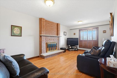 Photo 17 at 90 Gardner Place, Maple, Vaughan