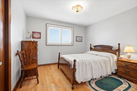 Photo 27 at 90 Gardner Place, Maple, Vaughan