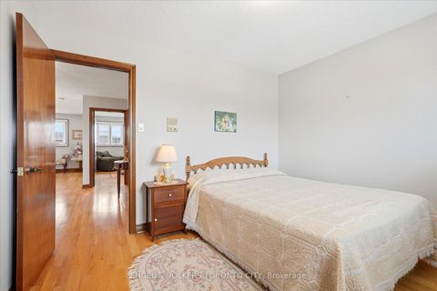 Photo 30 at 90 Gardner Place, Maple, Vaughan