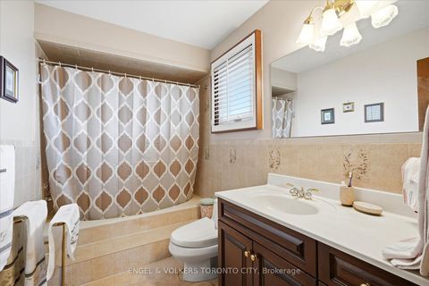 Photo 38 at 90 Gardner Place, Maple, Vaughan