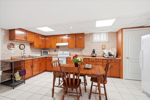 Photo 40 at 90 Gardner Place, Maple, Vaughan