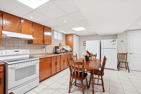 Photo 42 at 90 Gardner Place, Maple, Vaughan