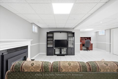 Photo 46 at 90 Gardner Place, Maple, Vaughan