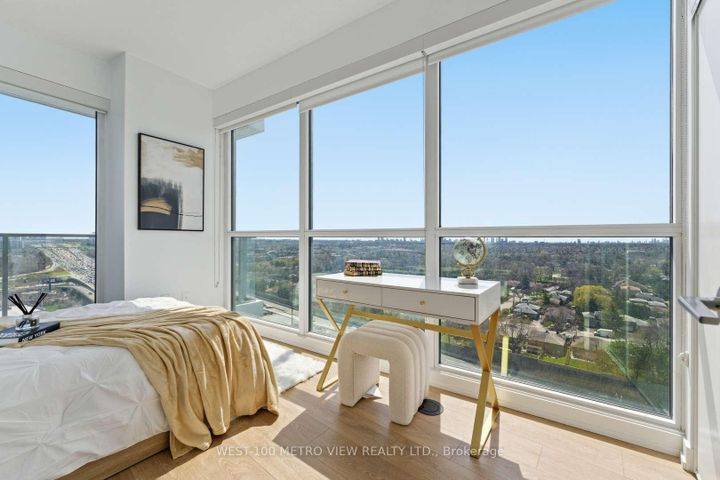 Photo 13 at 2010 - 115 Mcmahon Drive, Bayview Village, Toronto
