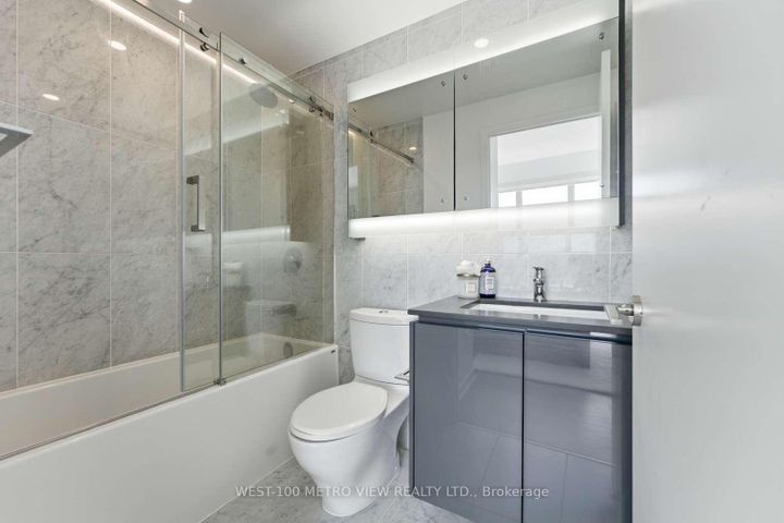 Photo 14 at 2010 - 115 Mcmahon Drive, Bayview Village, Toronto