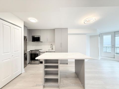 Photo 3 at 727 - 230 Queens Quay W, Waterfront Communities C1, Toronto