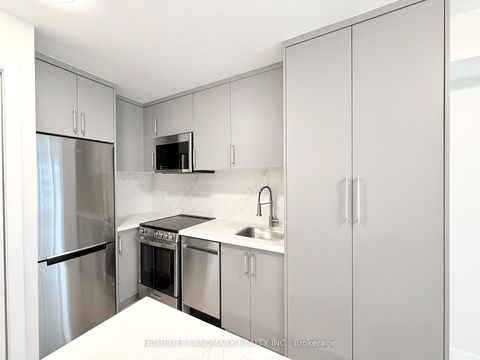 Photo 4 at 727 - 230 Queens Quay W, Waterfront Communities C1, Toronto