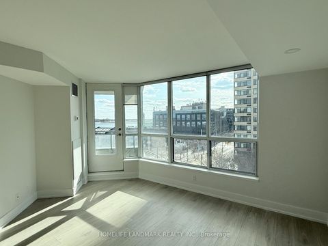 Photo 11 at 727 - 230 Queens Quay W, Waterfront Communities C1, Toronto