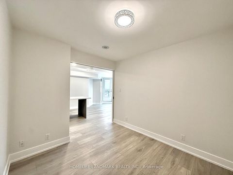 Photo 13 at 727 - 230 Queens Quay W, Waterfront Communities C1, Toronto