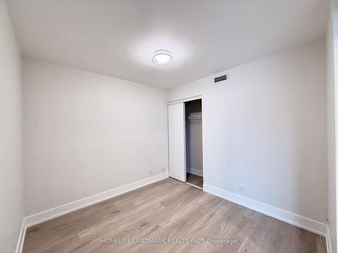 Photo 14 at 727 - 230 Queens Quay W, Waterfront Communities C1, Toronto