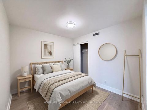 Photo 15 at 727 - 230 Queens Quay W, Waterfront Communities C1, Toronto