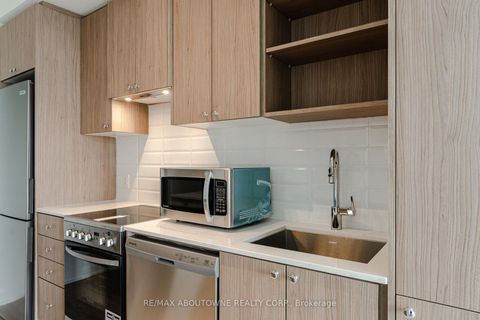 Photo 7 at 814 - 50 George Butchart Drive, CFB, Toronto