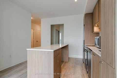 Photo 8 at 814 - 50 George Butchart Drive, CFB, Toronto