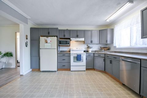 Photo 7 at 3039 Poplar Road, Rural Innisfil, Innisfil