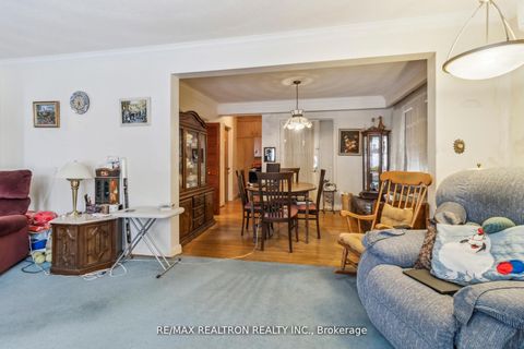 Photo 15 at 139 Yorkview Drive, Willowdale West, Toronto