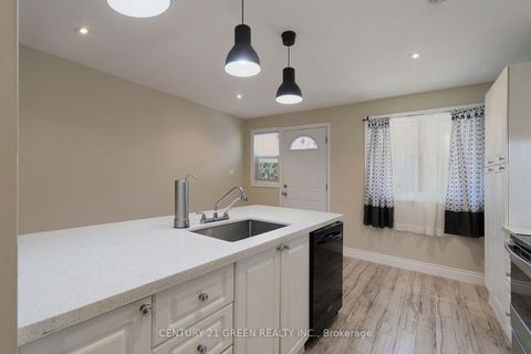 Photo 8 at 190 - 50 Scarborough Golf Club Road, Scarborough Village, Toronto