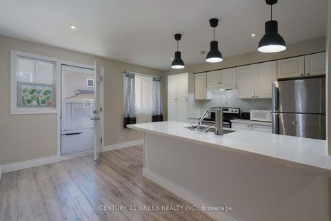 Photo 9 at 190 - 50 Scarborough Golf Club Road, Scarborough Village, Toronto