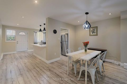Photo 11 at 190 - 50 Scarborough Golf Club Road, Scarborough Village, Toronto