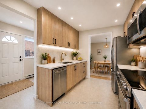 Photo 6 at 95 - 50 Scarborough Golf Club Road, Scarborough Village, Toronto