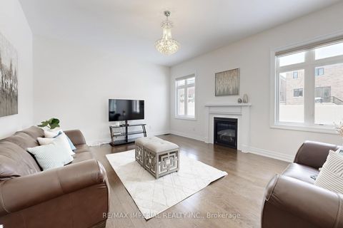 Photo 6 at 211 Touch Gold Crescent, Bayview Southeast, Aurora
