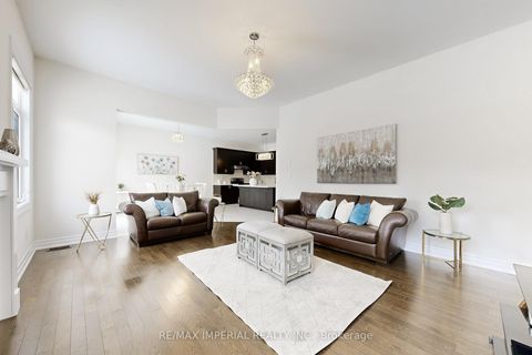 Photo 9 at 211 Touch Gold Crescent, Bayview Southeast, Aurora