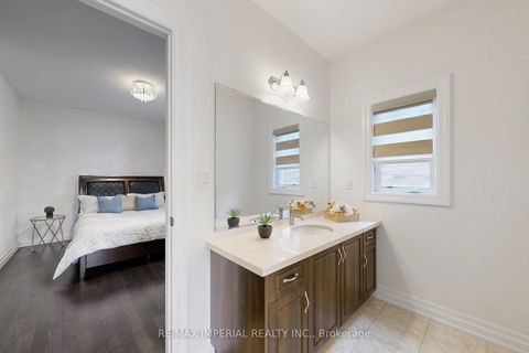 Photo 34 at 211 Touch Gold Crescent, Bayview Southeast, Aurora