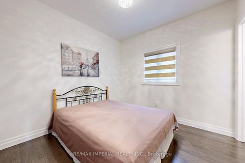 Photo 42 at 211 Touch Gold Crescent, Bayview Southeast, Aurora