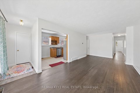 Photo 7 at 137 Newlands Avenue, Birchmount, Toronto