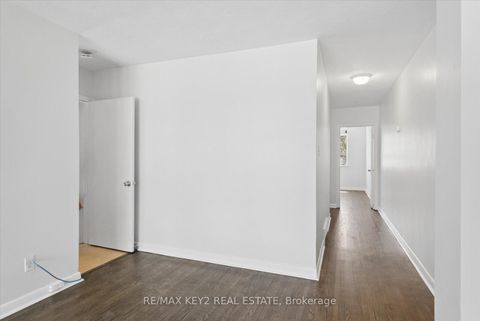 Photo 12 at 137 Newlands Avenue, Birchmount, Toronto