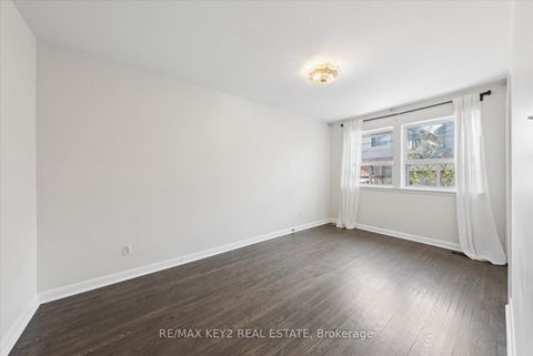 Photo 13 at 137 Newlands Avenue, Birchmount, Toronto