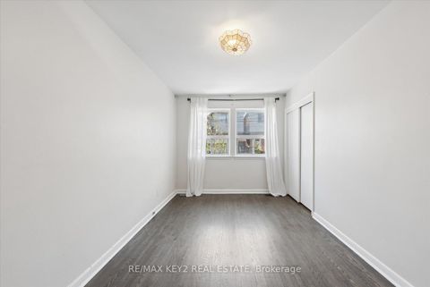 Photo 14 at 137 Newlands Avenue, Birchmount, Toronto