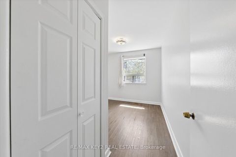 Photo 17 at 137 Newlands Avenue, Birchmount, Toronto