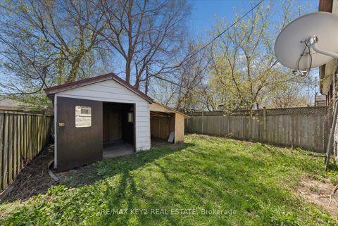 Photo 41 at 137 Newlands Avenue, Birchmount, Toronto