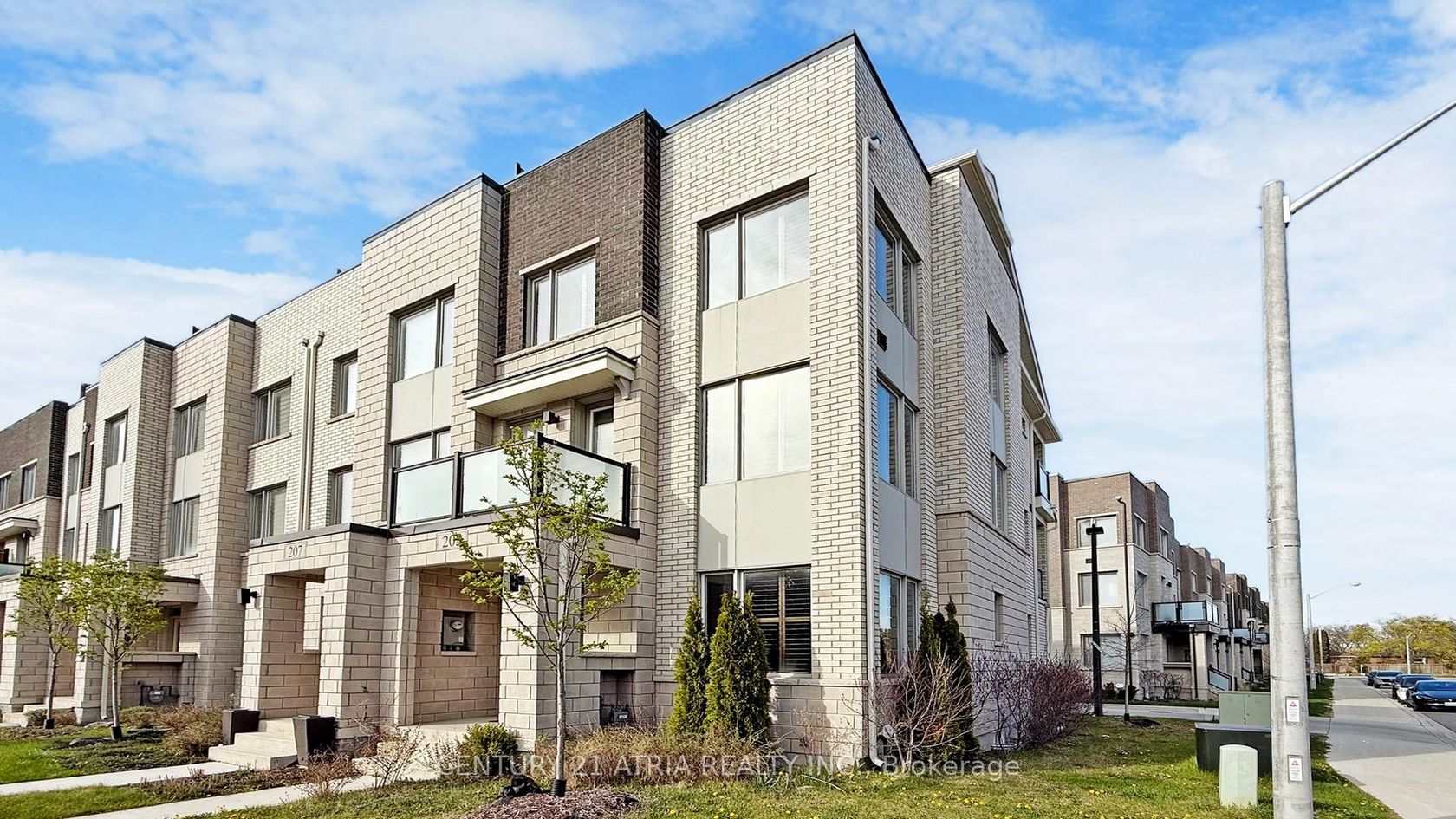 205 The Donway E, Don Mills, Toronto 