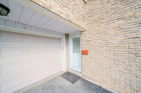Photo 4 at 70 Briarwood Road, Unionville, Markham