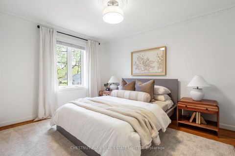 Photo 14 at 27 Cedarcrest Drive, Kingsway South, Toronto