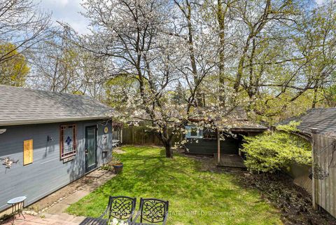 Photo 15 at 27 Cedarcrest Drive, Kingsway South, Toronto