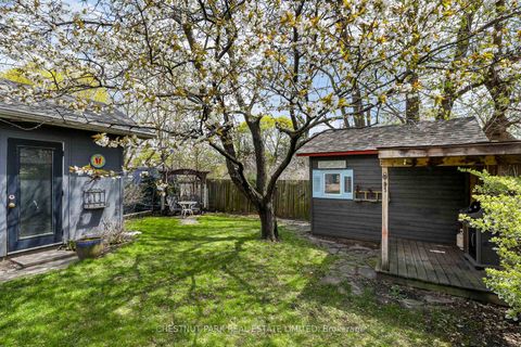 Photo 36 at 27 Cedarcrest Drive, Kingsway South, Toronto