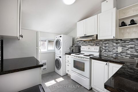 Photo 11 at 553 King Street E, Moss Park, Toronto